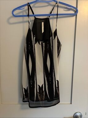 Black & White Printed Halter Tank Top Size Small EUC
